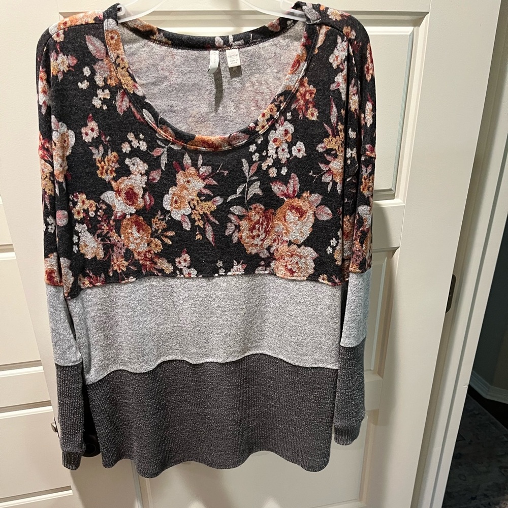 Sweatshirt